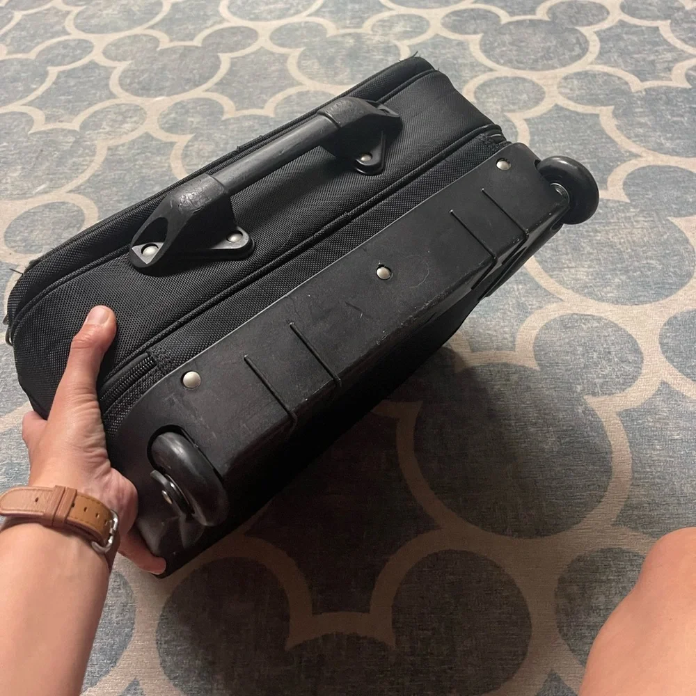 Samsonite wheeled briefcase/carry on luggage
